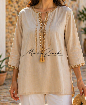 Tunique Beige Brodée avec Pompon – Élégance Artisanale Chic